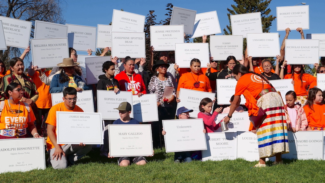 children holding signs