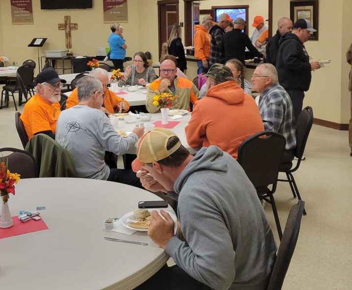 Crowd At Gettysburg Umc